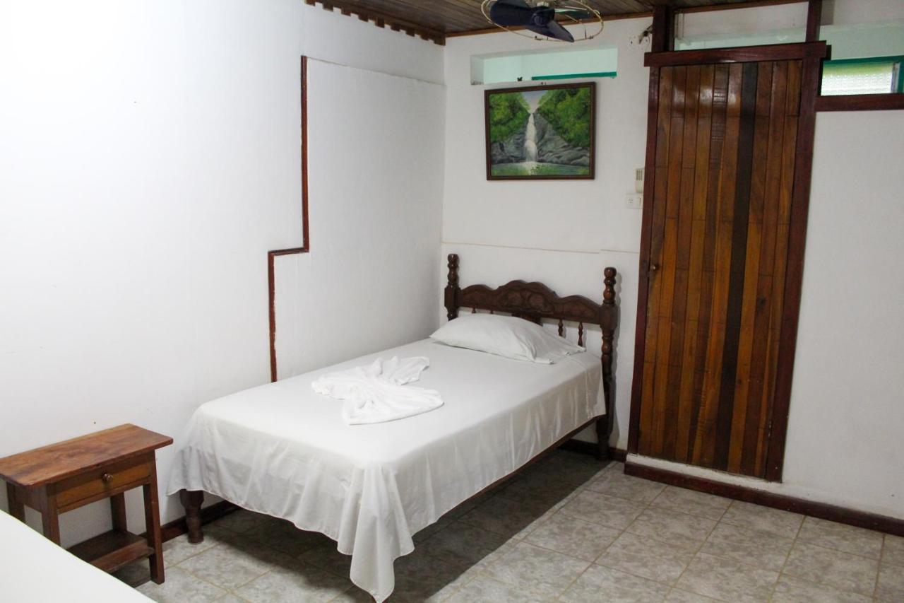 Hotel La Cascada Puntarenas Exterior foto